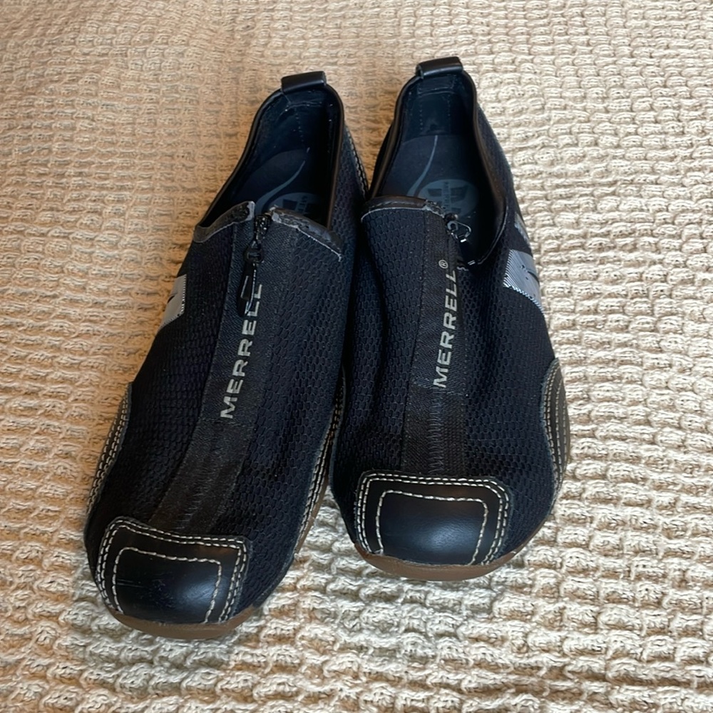 Size 7.5 Black Barrado style Merrell shoes.